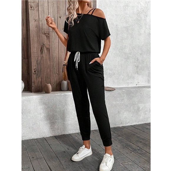 Contrast Tie Short Sleeve Black Jumpsuit Asymmetrical Off One Shoulder - Picture 3 of 14